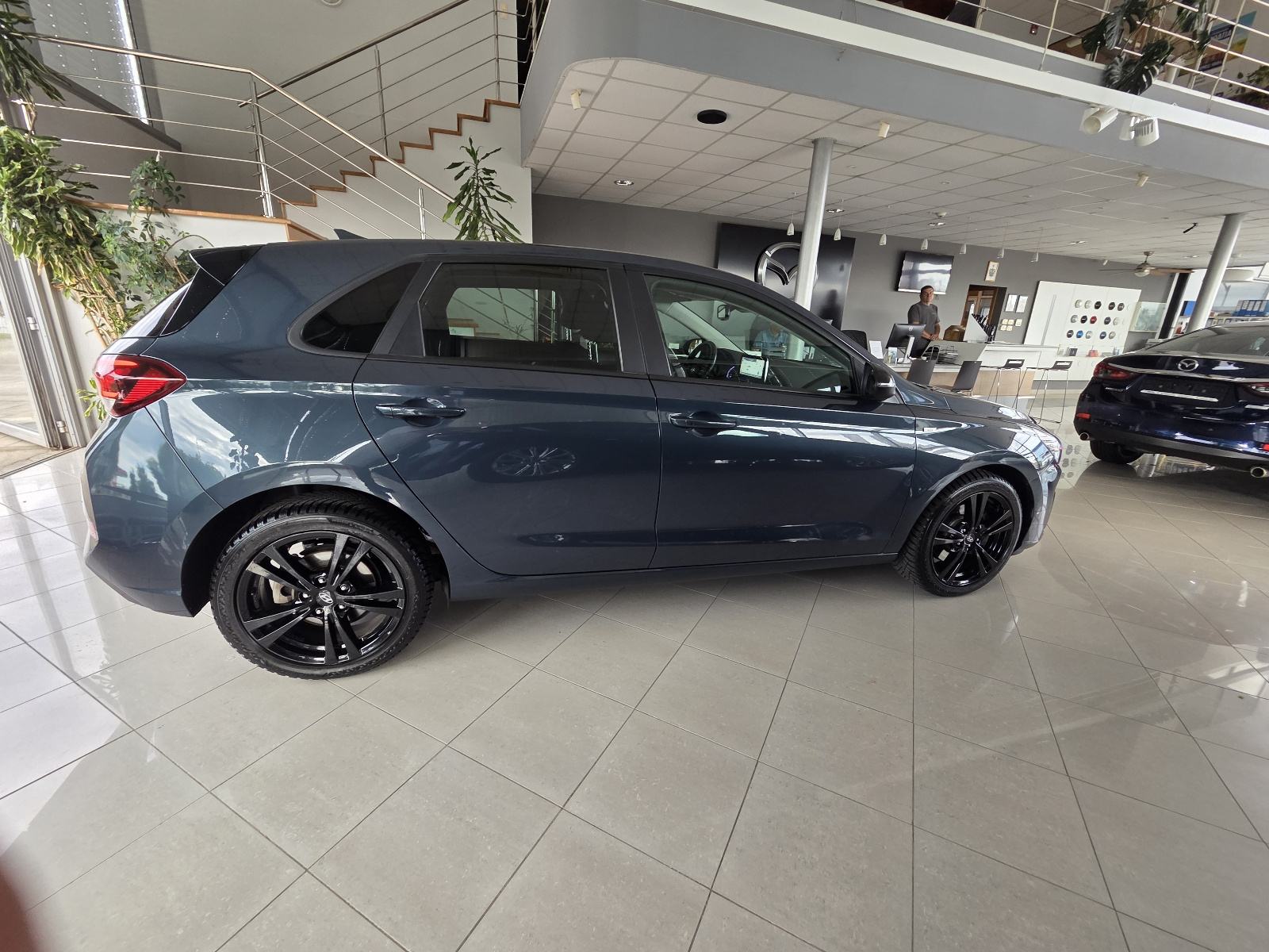 Hyundai i30 1,5 T-GDI AT NAVI KAMERA LED SERVISNA, fotografija 8