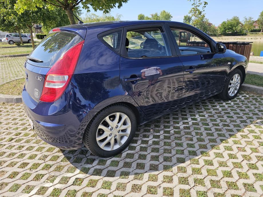 Hyundai i30 1,6 16V, fotografija 9