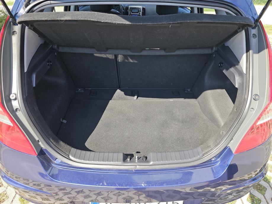 Hyundai i30 1,6 16V, fotografija 10