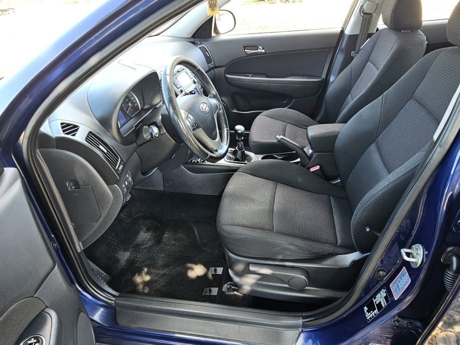 Hyundai i30 1,6 16V, fotografija 11