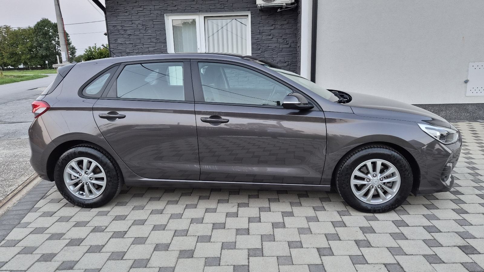 Hyundai i30 1,6 CRDi - 1.VLASNIK - NIJE UVOZ - KAO NOV -, fotografija 9