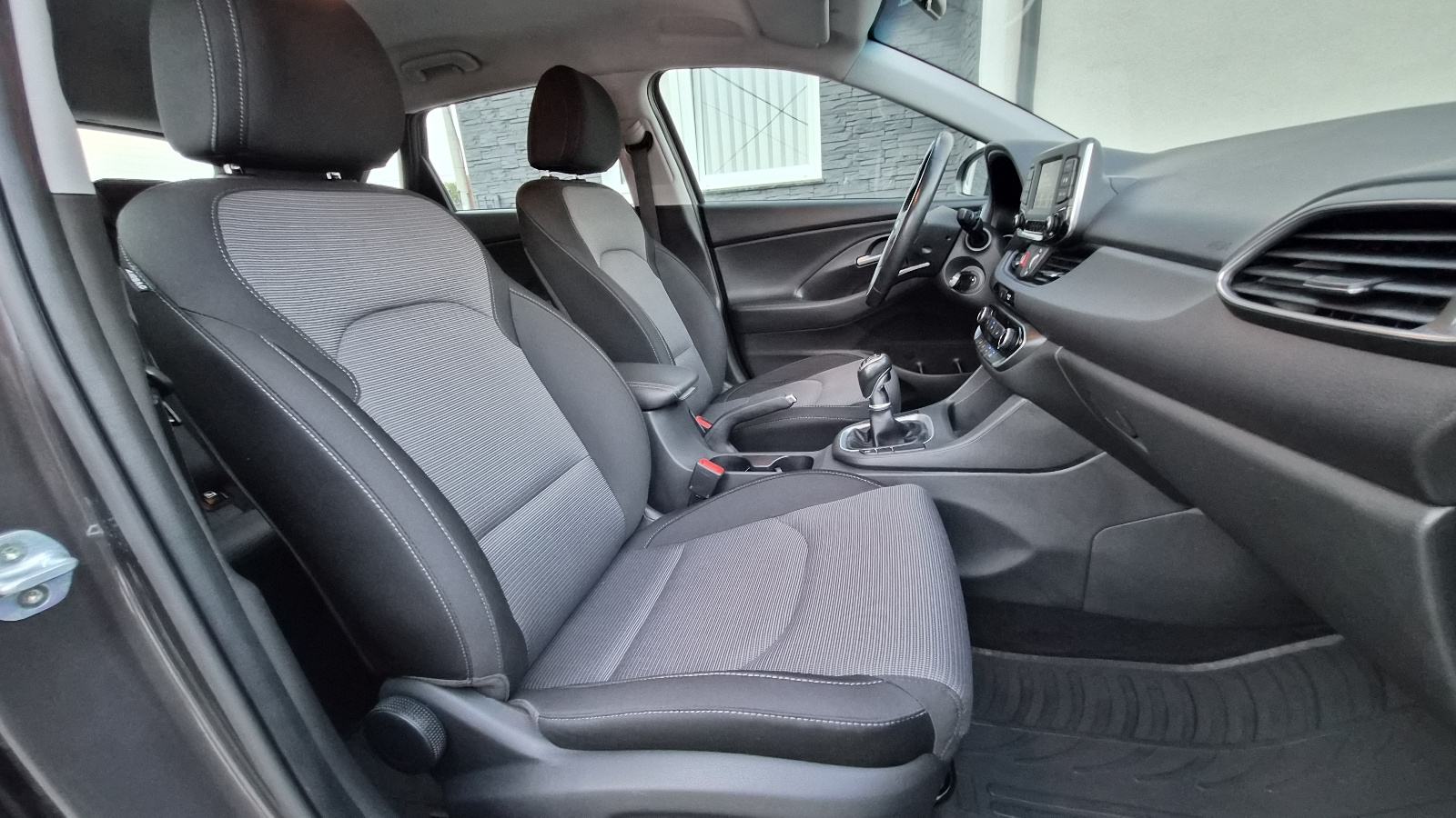 Hyundai i30 1,6 CRDi - 1.VLASNIK - NIJE UVOZ - KAO NOV -, fotografija 15