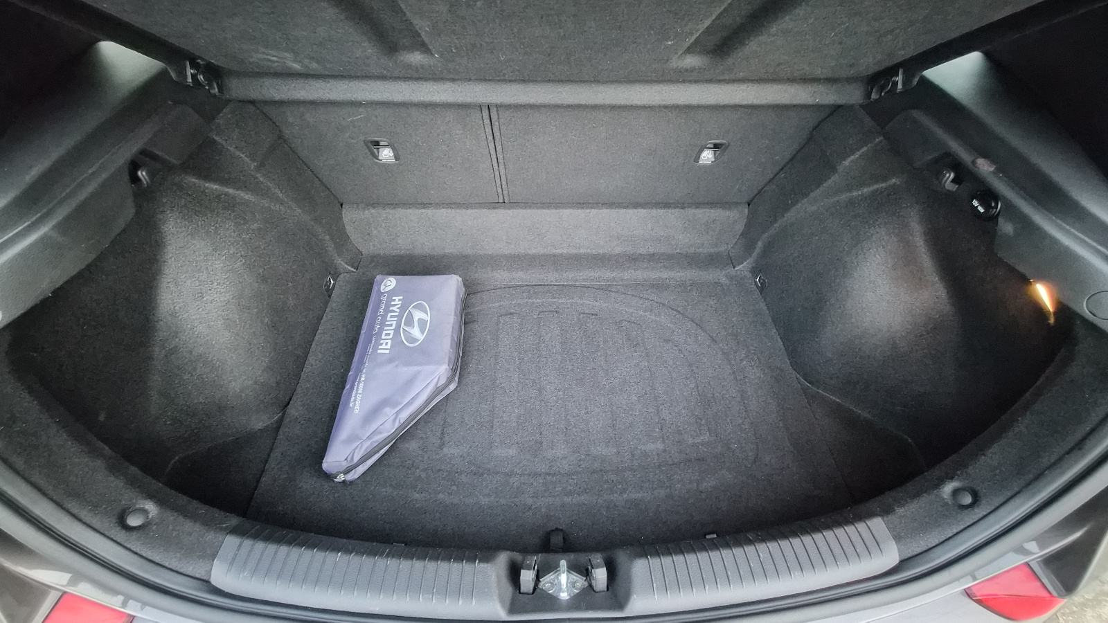 Hyundai i30 1,6 CRDi - 1.VLASNIK - NIJE UVOZ - KAO NOV -, fotografija 18