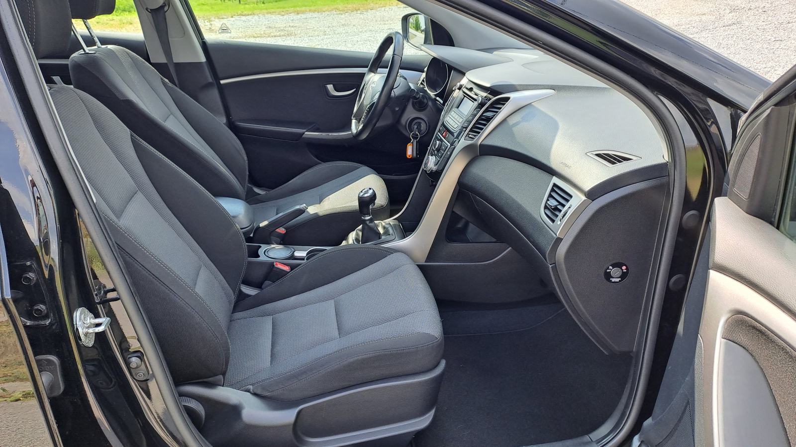 Hyundai i30 1,6 CRDi-110ks-2013god.md-KLIMA-led.6brzina,188tkm,KARTICE, fotografija 8