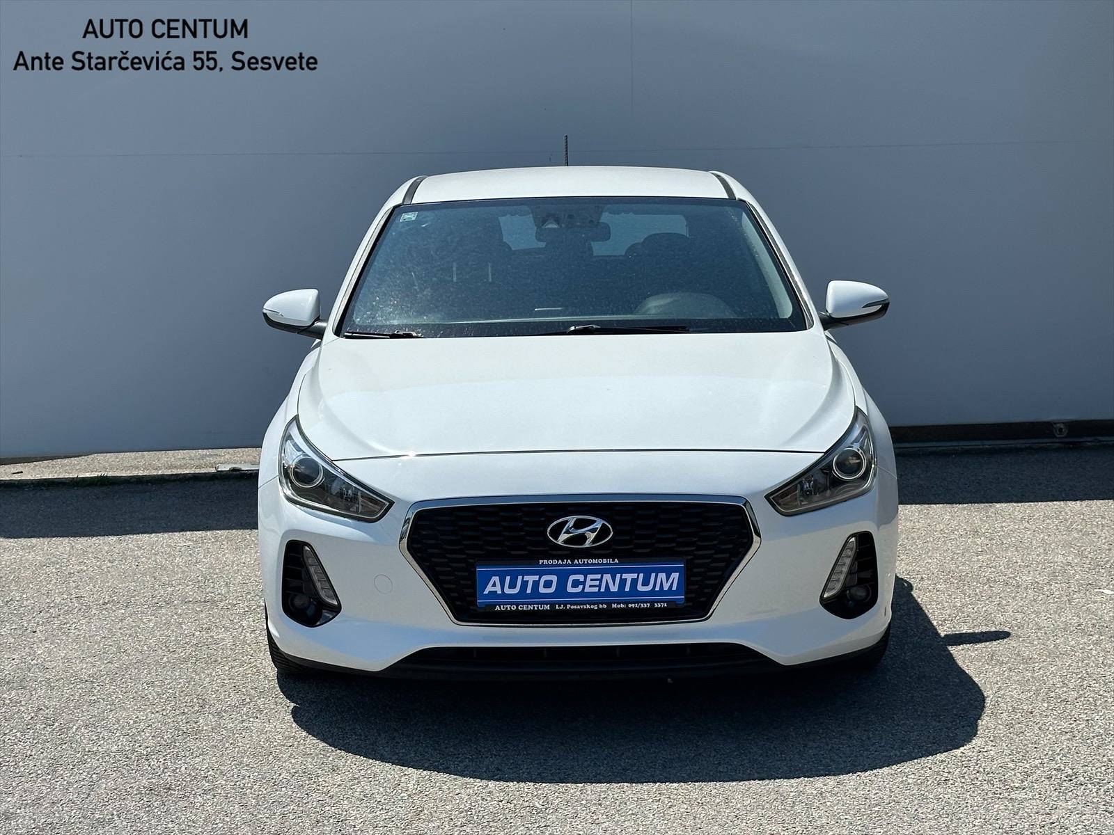 Hyundai i30 1.6 CRDi | 12MJ JAMSTVA, fotografija 2