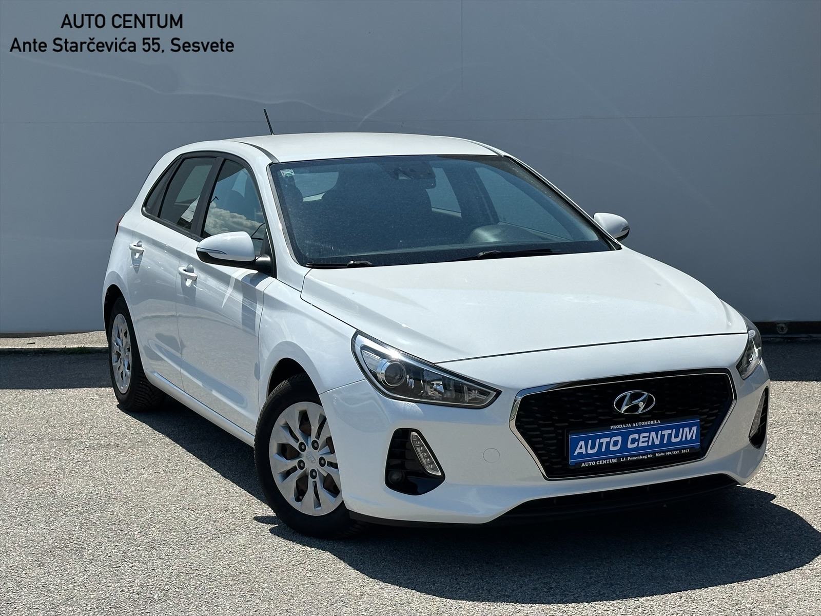 Hyundai i30 1.6 CRDi | 12MJ JAMSTVA, fotografija 3