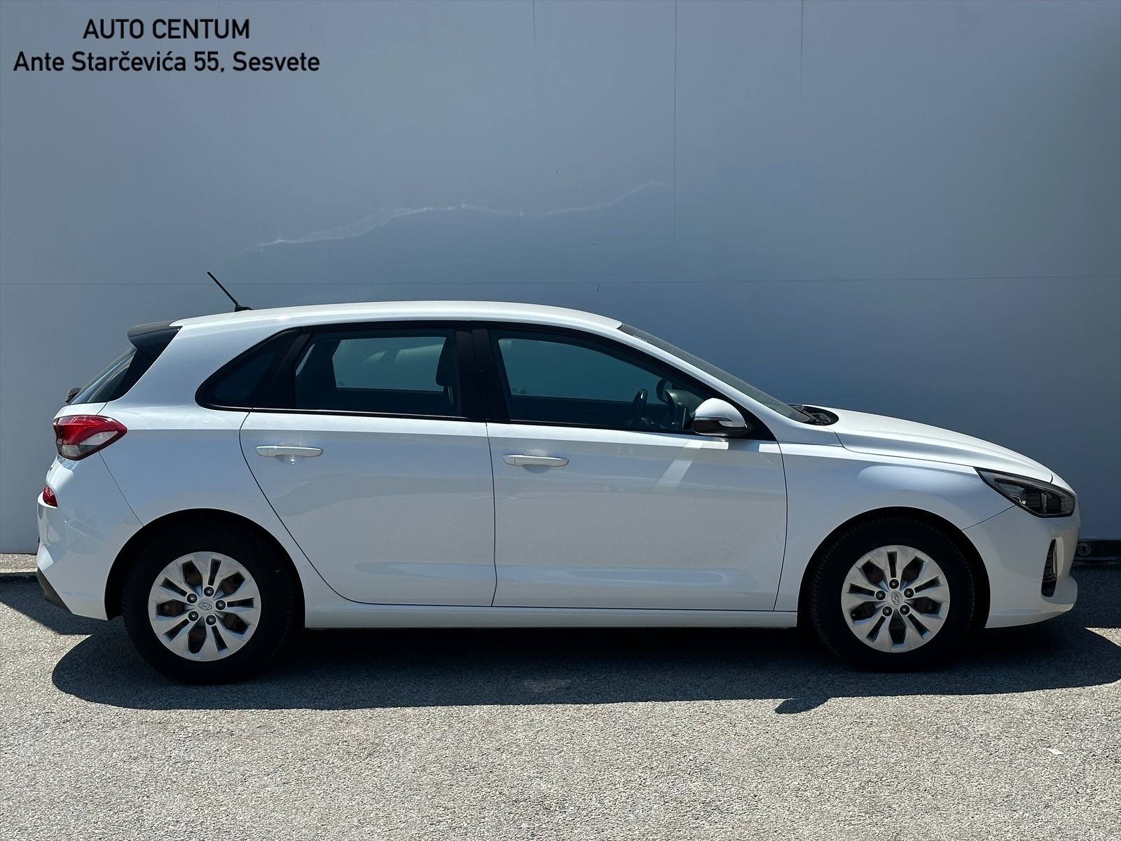 Hyundai i30 1.6 CRDi | 12MJ JAMSTVA, fotografija 4
