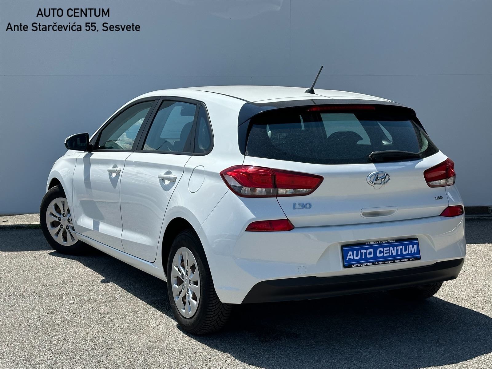 Hyundai i30 1.6 CRDi | 12MJ JAMSTVA, fotografija 7