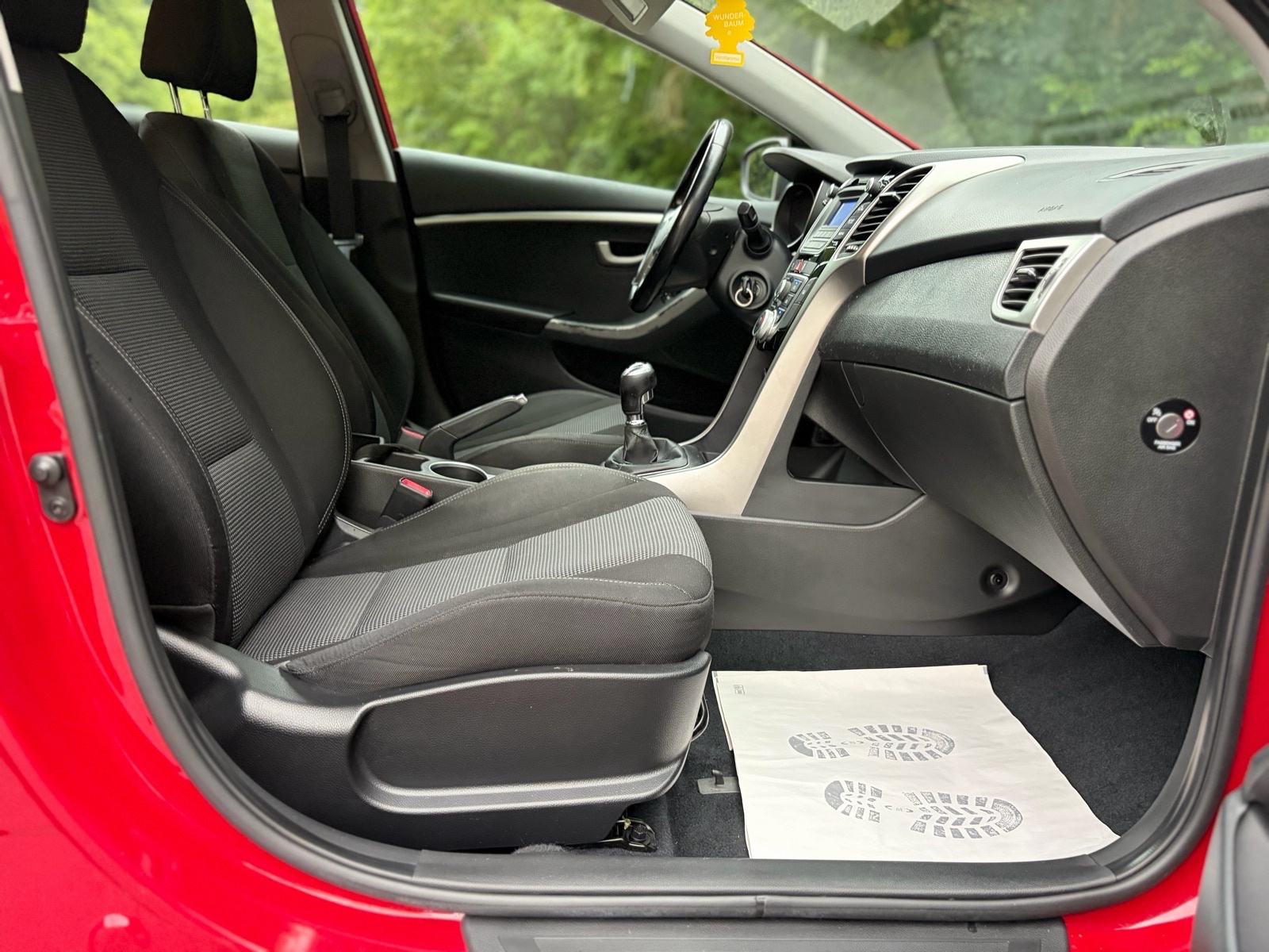 HYUNDAI I30 1.6 CRDI 132 TISUCE KM KUPLJEN U HR, fotografija 6