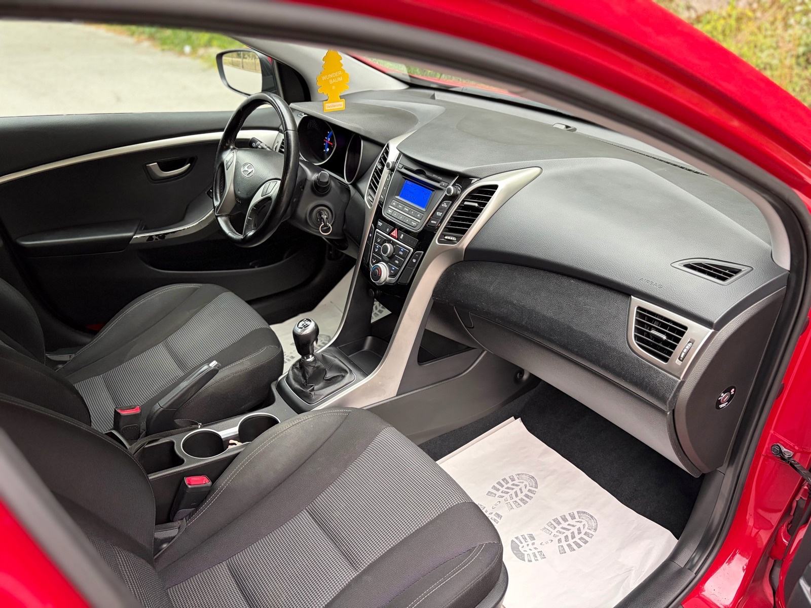 HYUNDAI I30 1.6 CRDI 132 TISUCE KM KUPLJEN U HR, fotografija 4