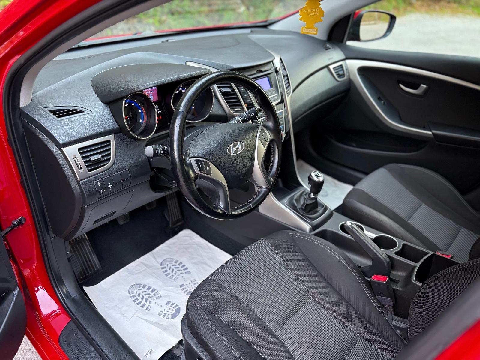 HYUNDAI I30 1.6 CRDI 132.000KM 1.VLASNIK, fotografija 12