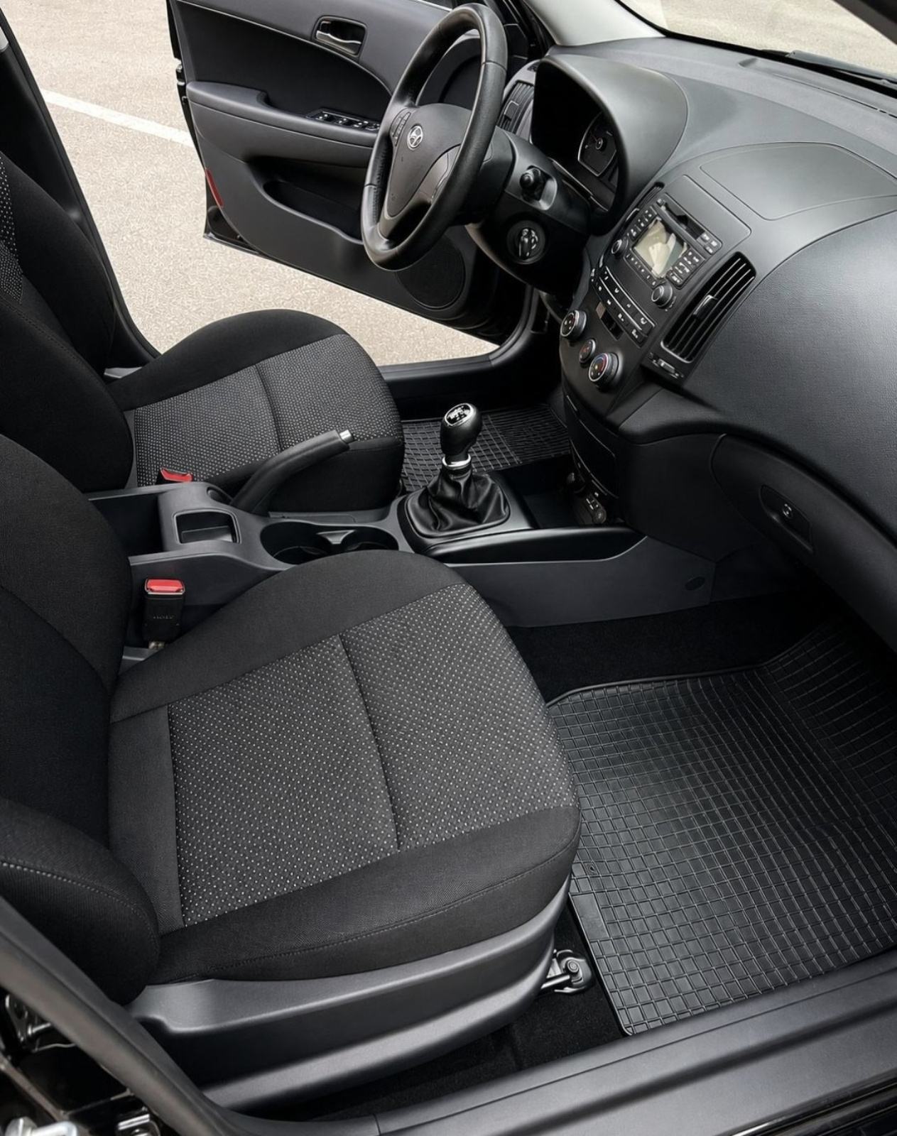 Hyundai i30 1,6 CRDi, 136.000.km Ful. Novo..Novo.., fotografija 11