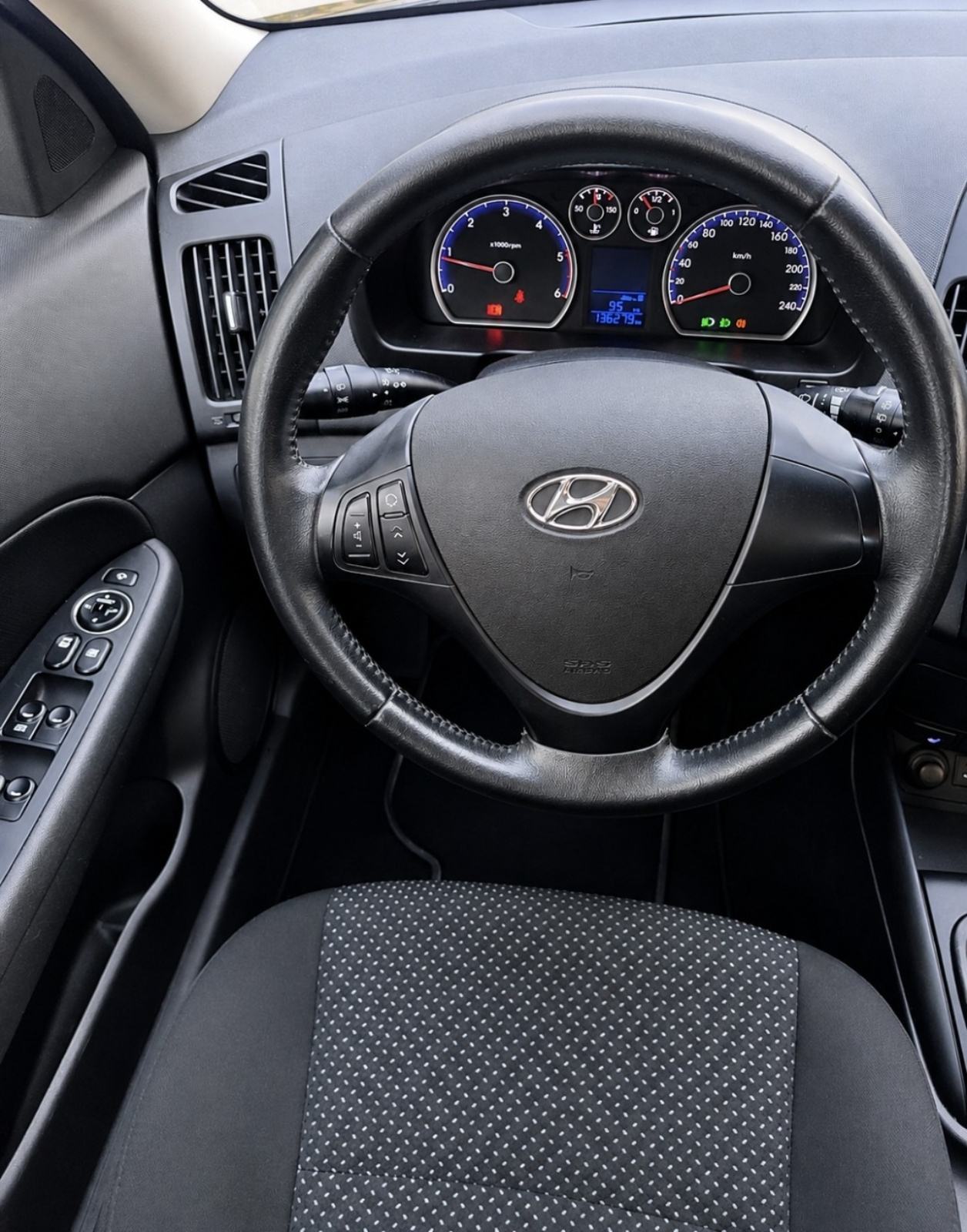 Hyundai i30 1,6 CRDi, 136.000.km Ful. Novo..Novo.., fotografija 8