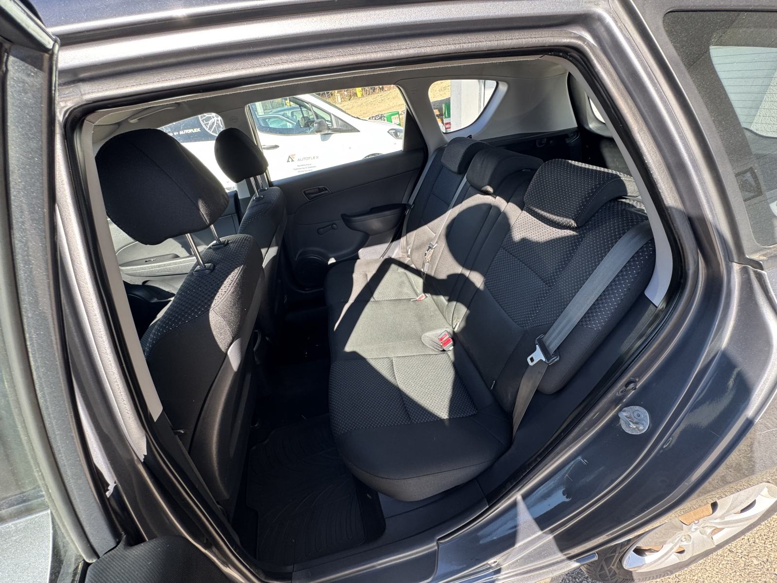 Hyundai i30 1,6 CRDi””2011god””Na ime kupca””Kartice””, fotografija 6