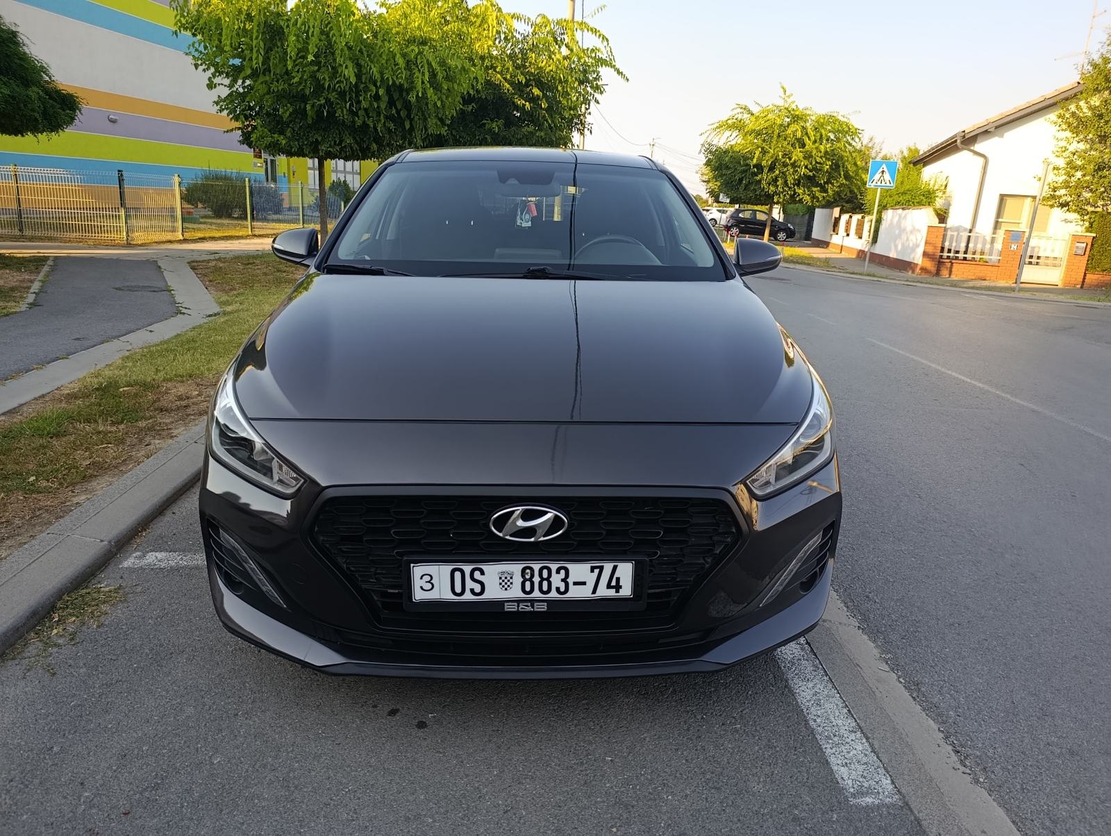 Hyundai i30 1,6 CRDi 85kw reg.1 god. u odličnom stanju, fotografija 1