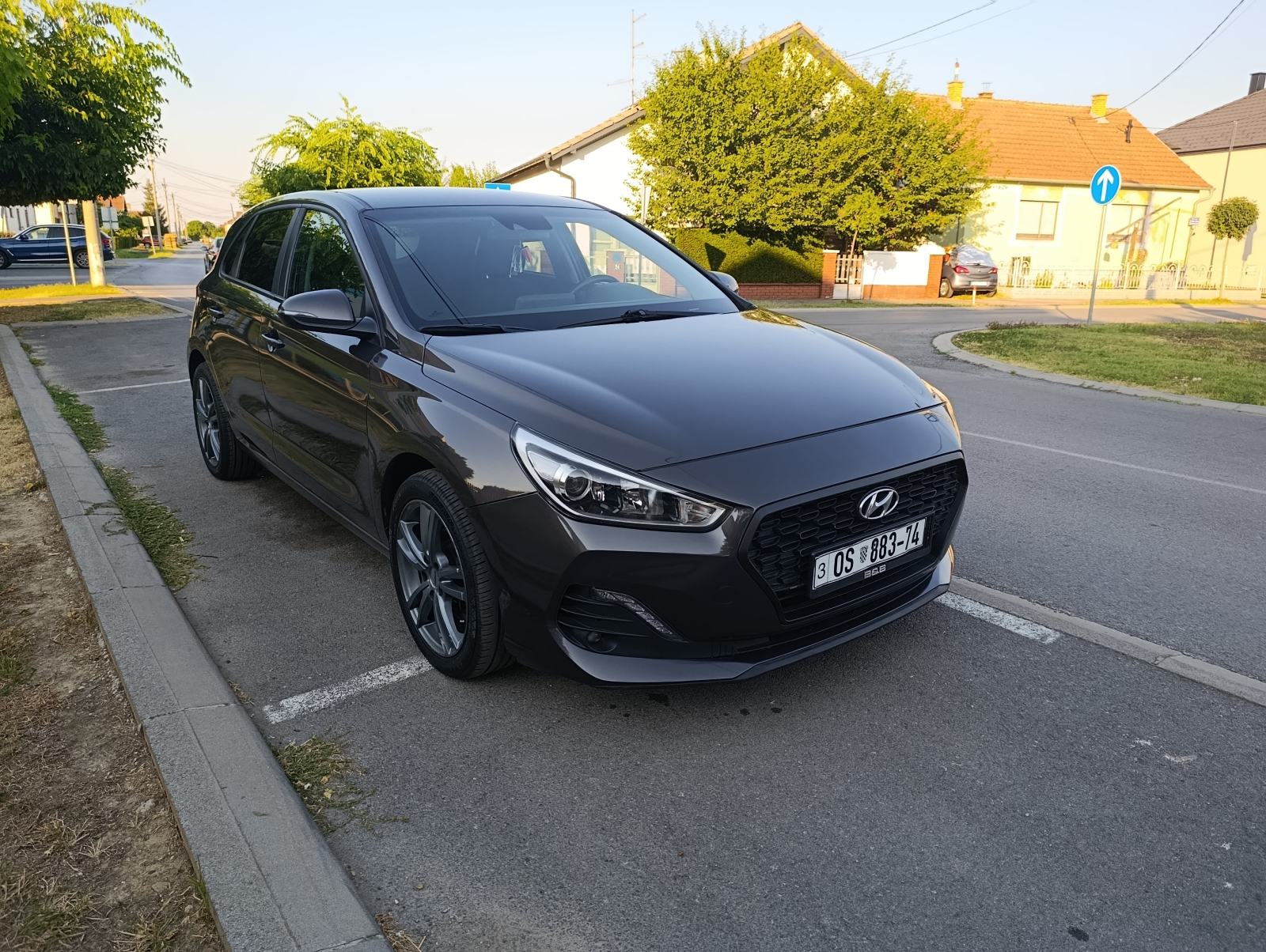 Hyundai i30 1,6 CRDi 85kw reg.1 god. u odličnom stanju, fotografija 3