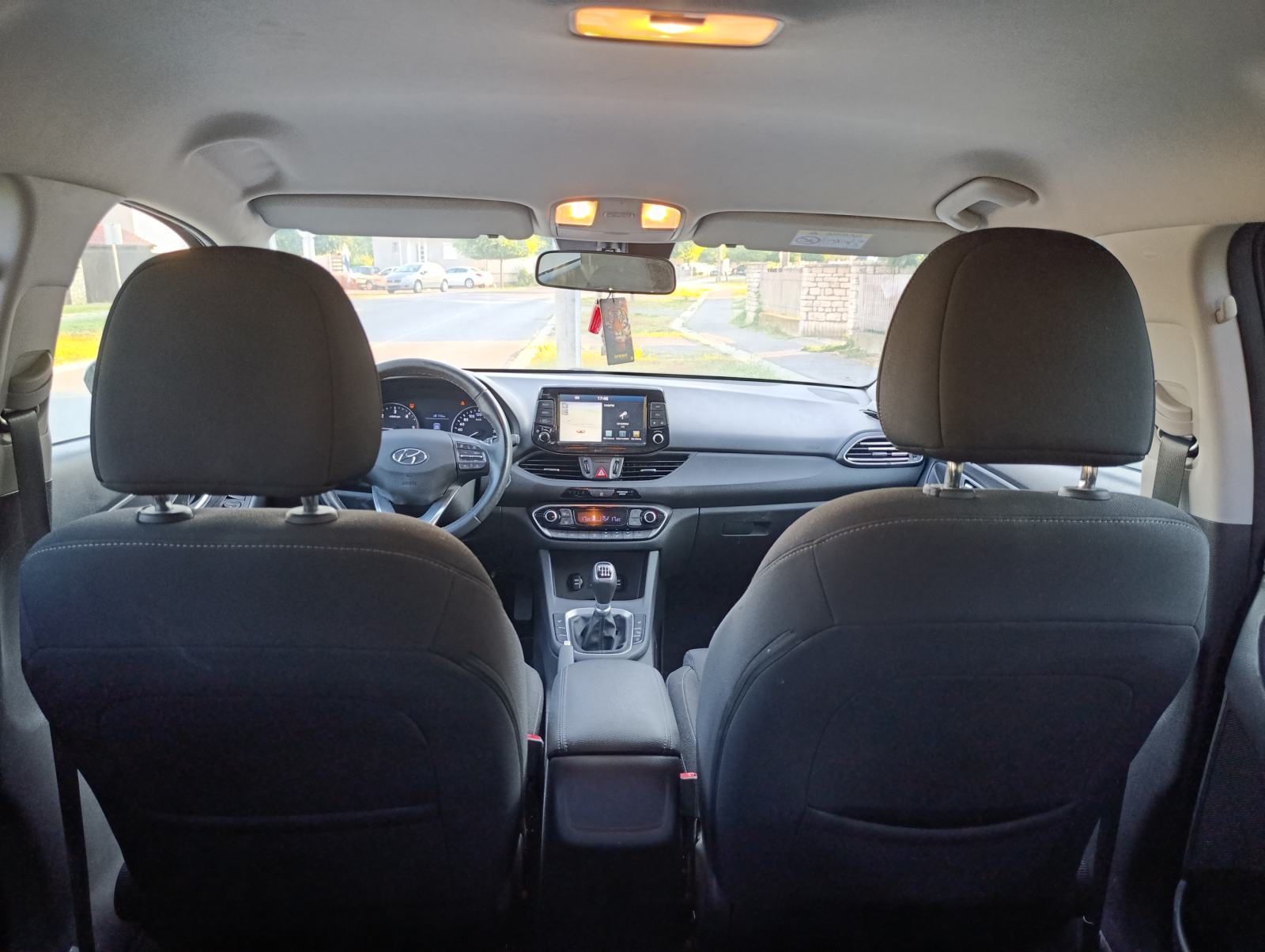 Hyundai i30 1,6 CRDi 85kw reg.1 god. u odličnom stanju, fotografija 11
