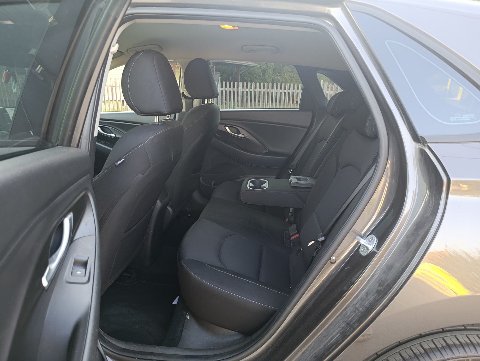 Hyundai i30 1,6 CRDi 85kw reg.1 god. u odličnom stanju, fotografija 12