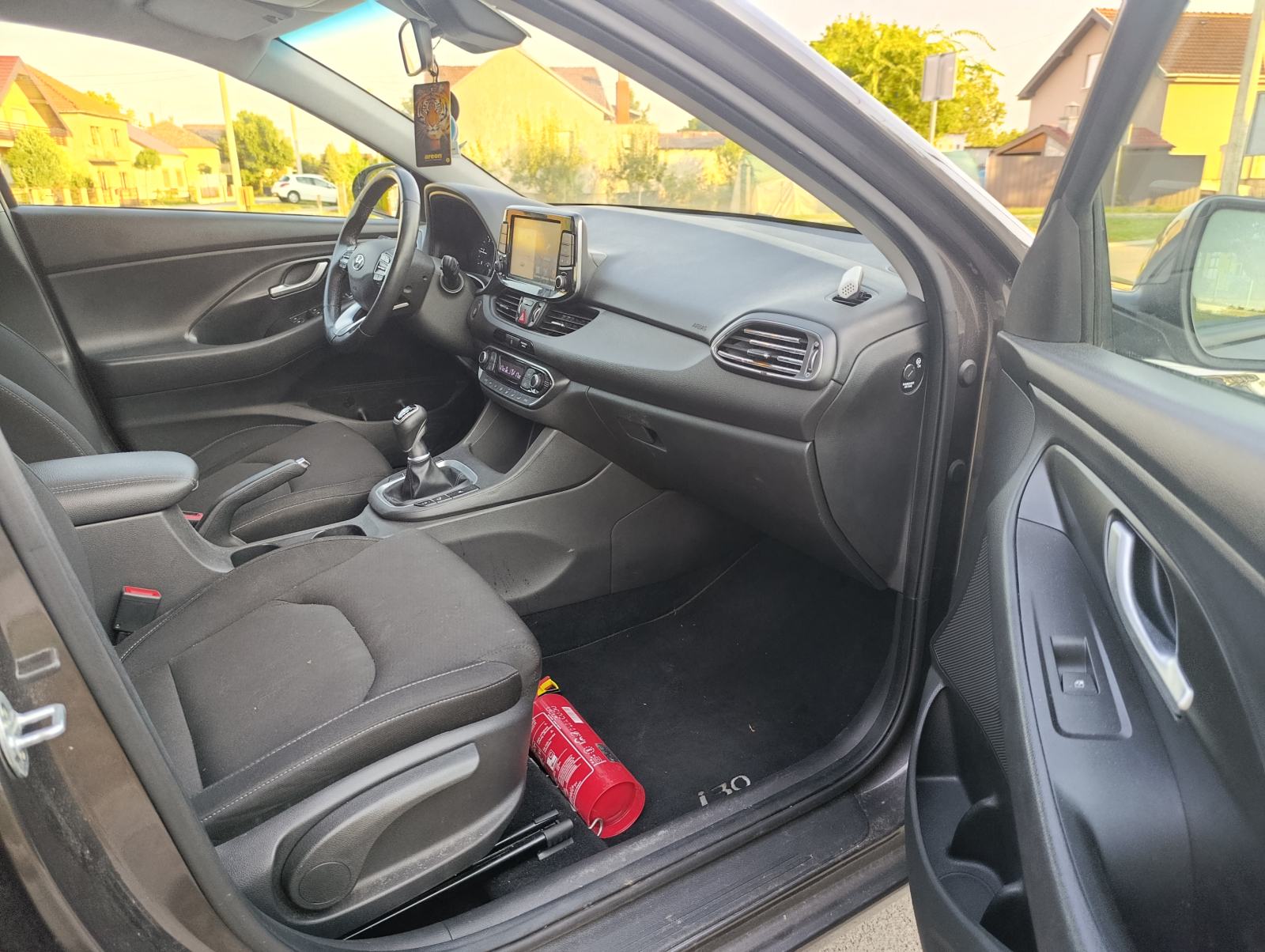 Hyundai i30 1,6 CRDi 85kw reg.1 god. u odličnom stanju, fotografija 16