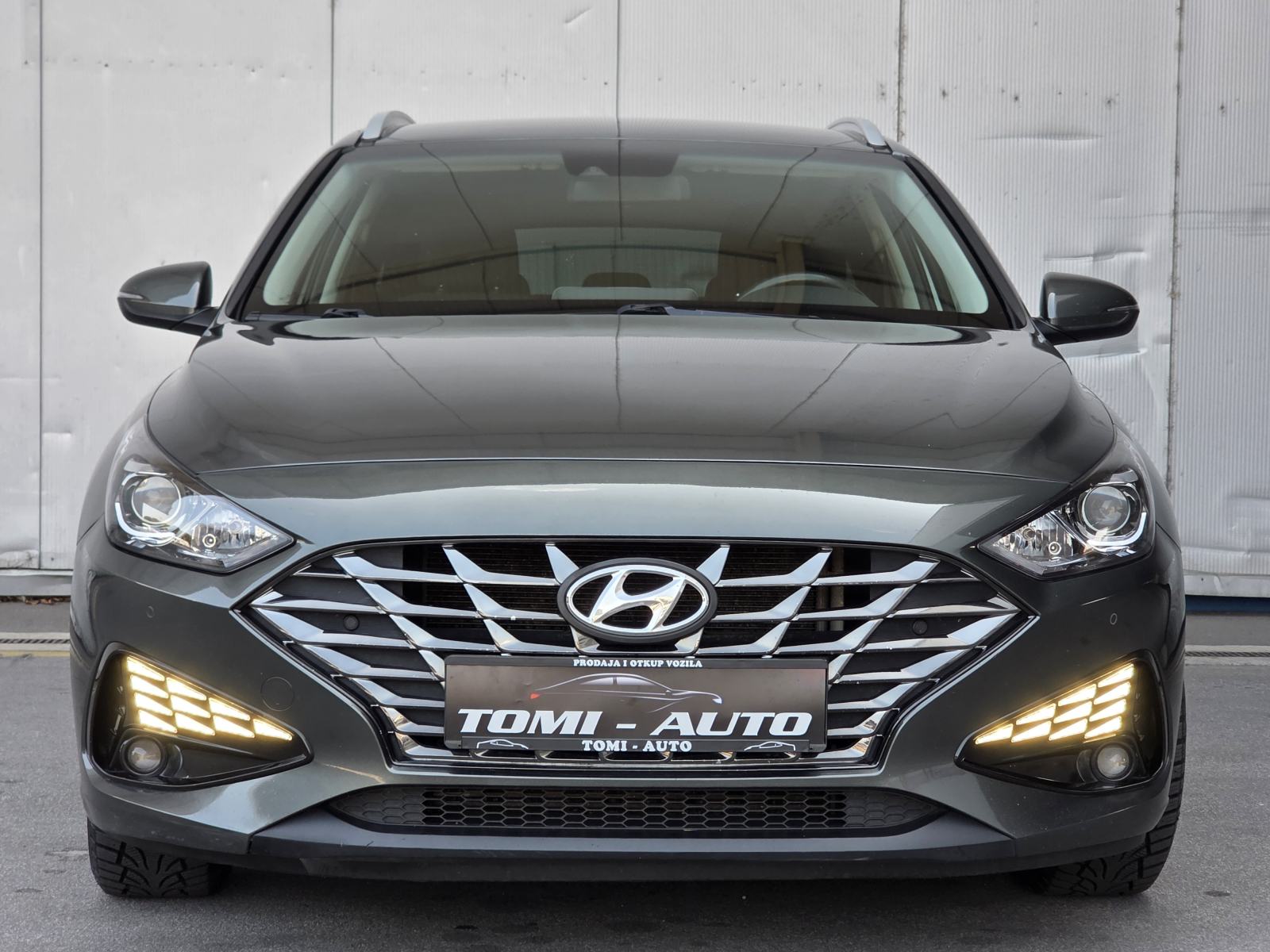 Hyundai i30 1,6 CRDI automatik,NAVI,KAMERA,LED ,1 VL,SERVISNA HYUNDAI, fotografija 3