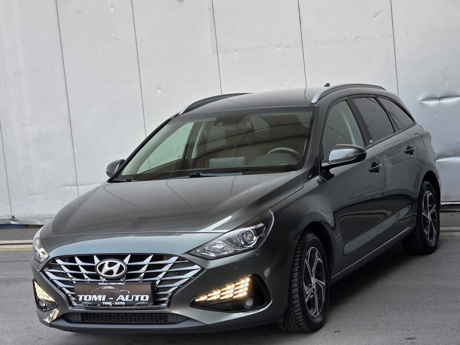 Hyundai i30 1,6 CRDI automatik,NAVI,KAMERA,LED ,1 VL,SERVISNA HYUNDAI, fotografija 10