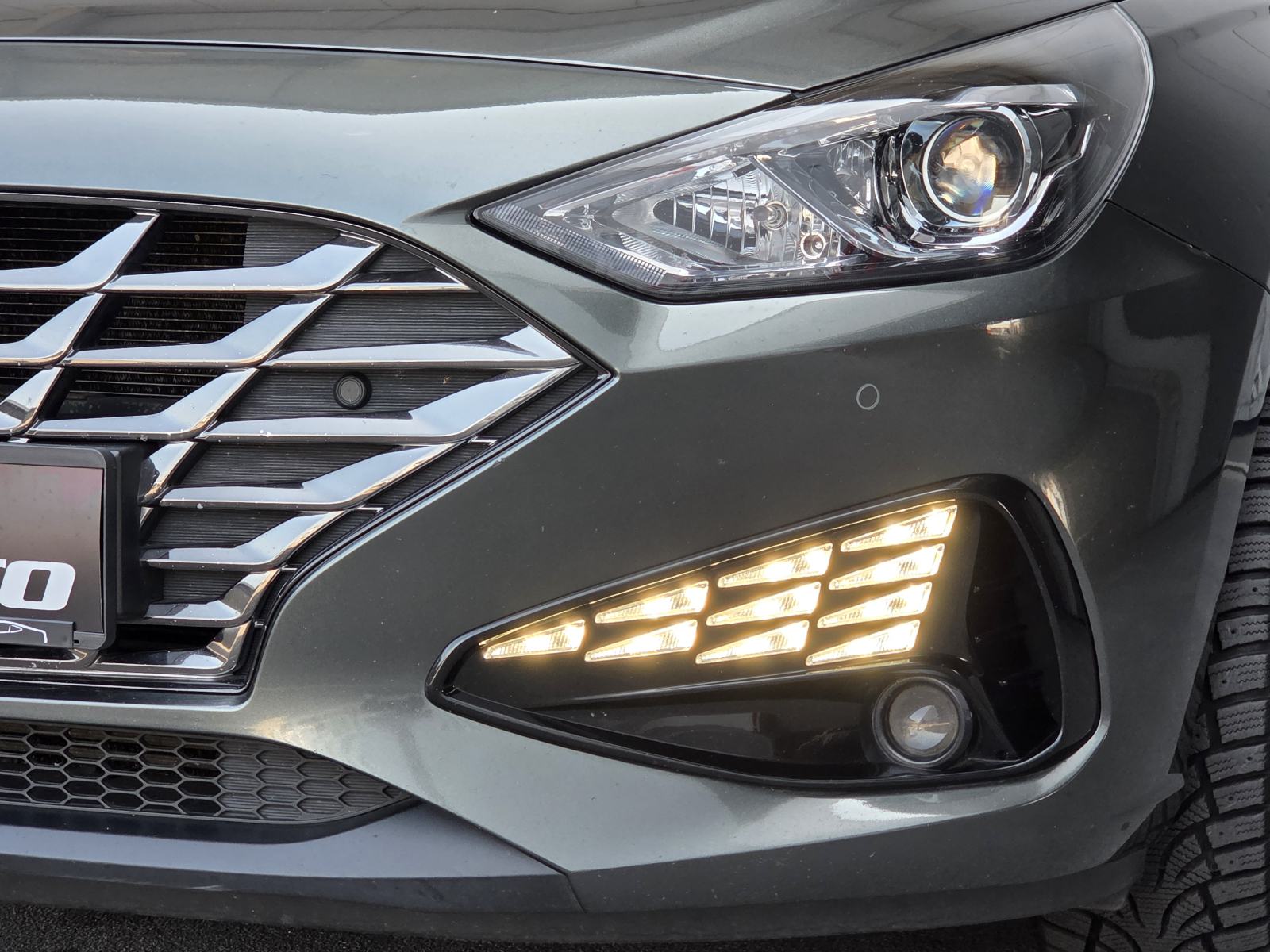 Hyundai i30 1,6 CRDI automatik,NAVI,KAMERA,LED ,1 VL,SERVISNA HYUNDAI, fotografija 15