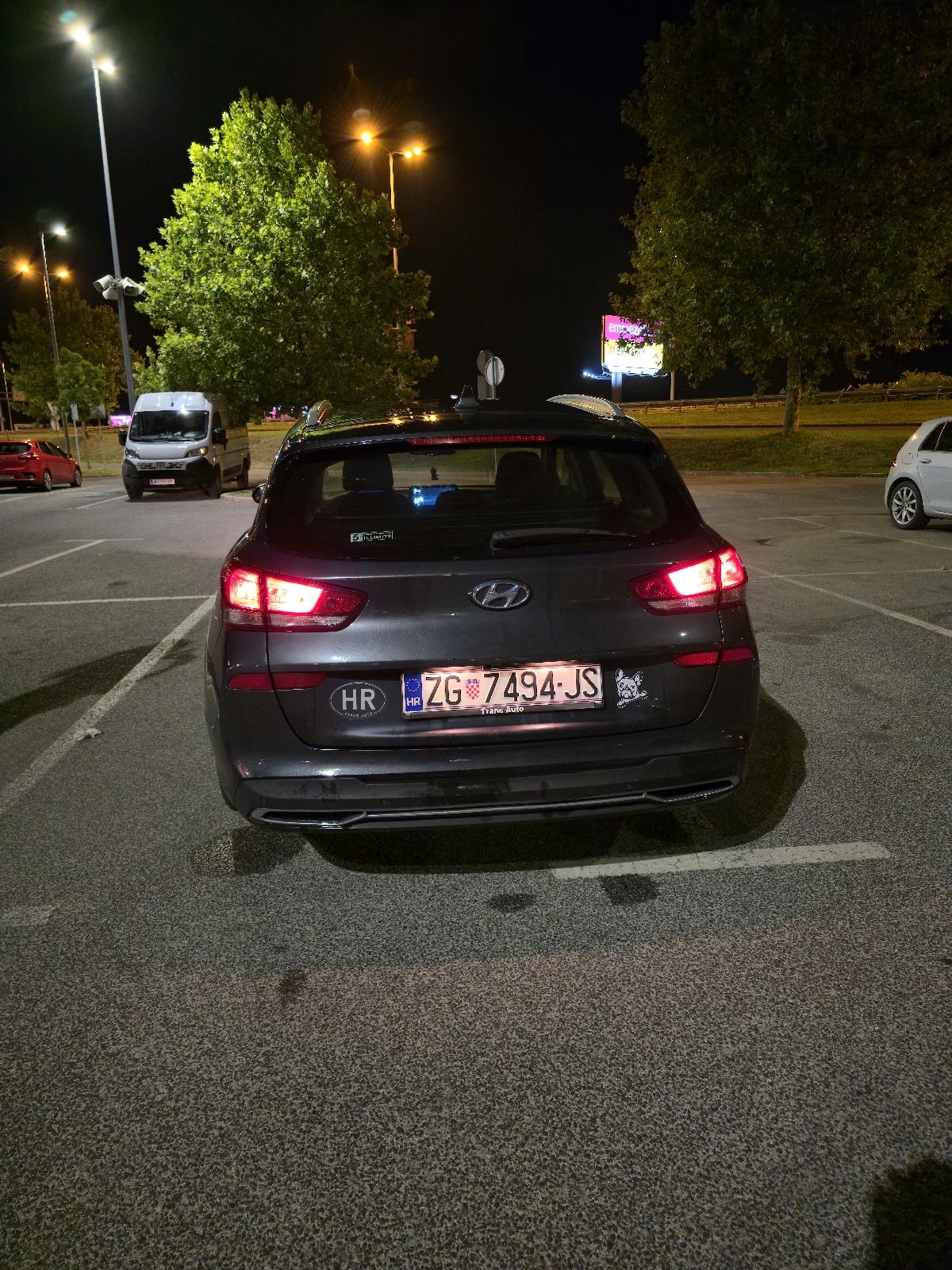 Hyundai i30 Automatik 1.6. CRDi 2022. SERVISNA/REG. DO 05/27 -NOVI DPF, fotografija 6