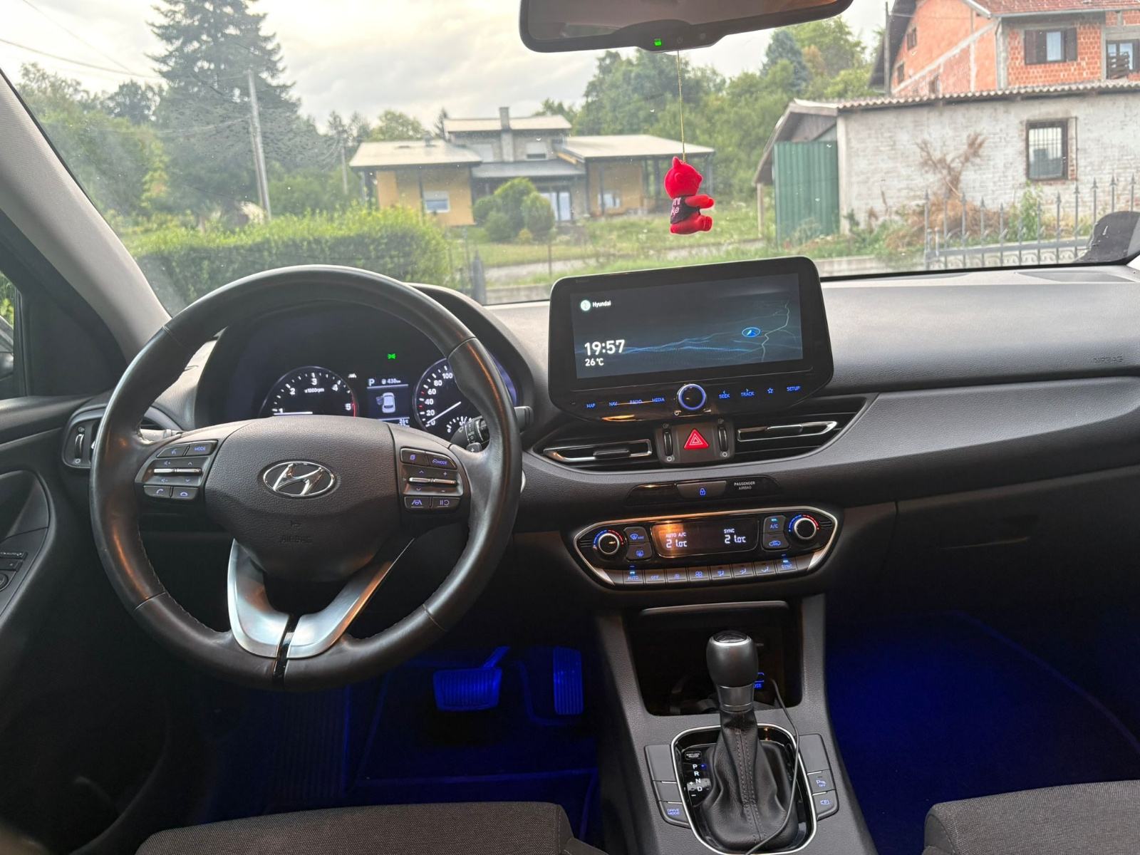 Hyundai i30 Automatik 1.6. CRDi 2022. SERVISNA/REG. DO 05/27 -NOVI DPF, fotografija 8