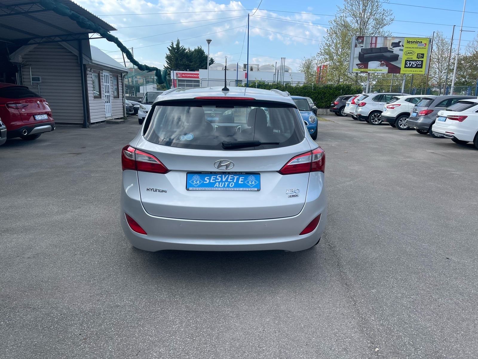 Hyundai i30 1,6 CRDi automatik !!, fotografija 4