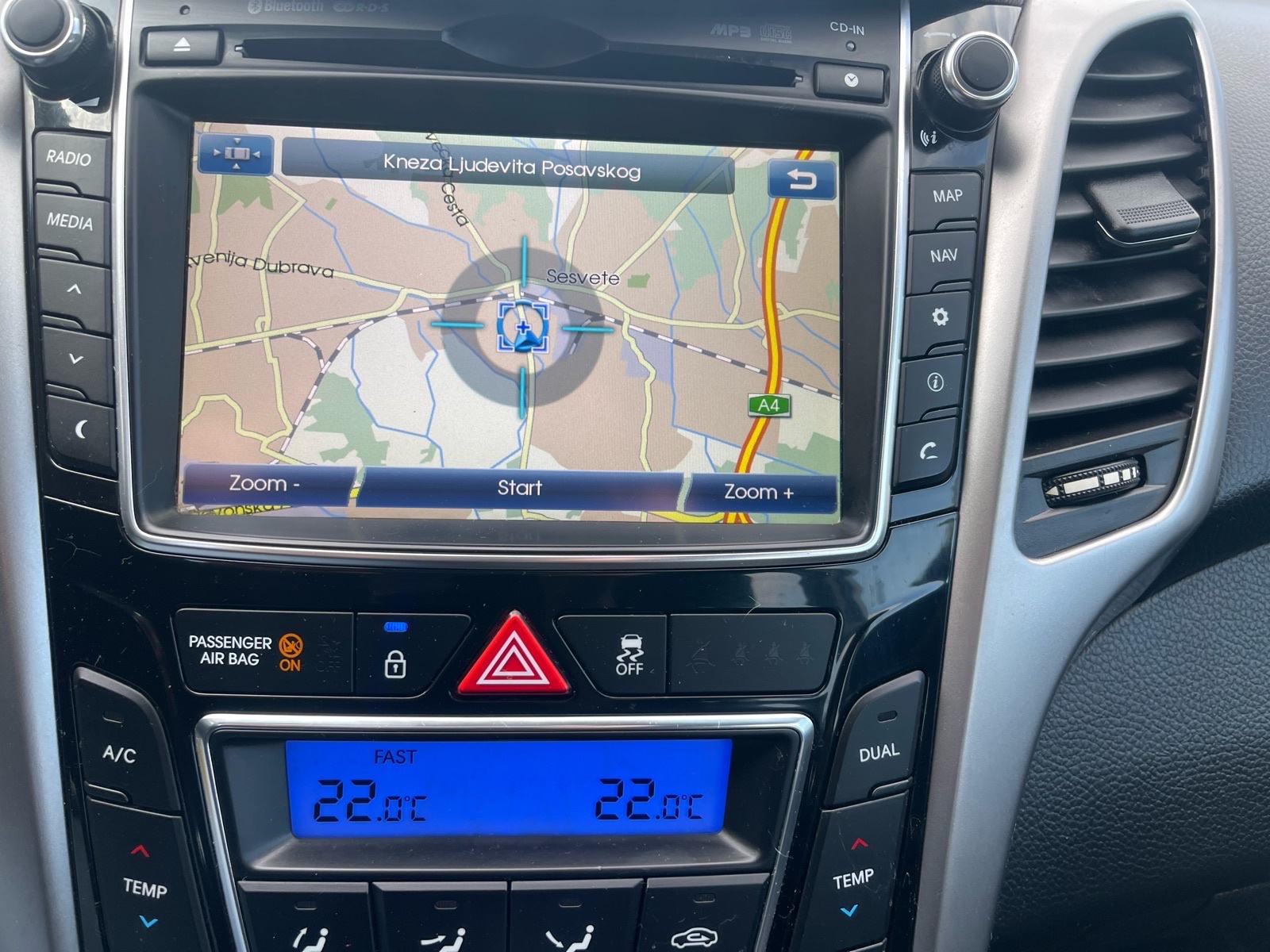 Hyundai i30 1,6 CRDi automatik !!, fotografija 10