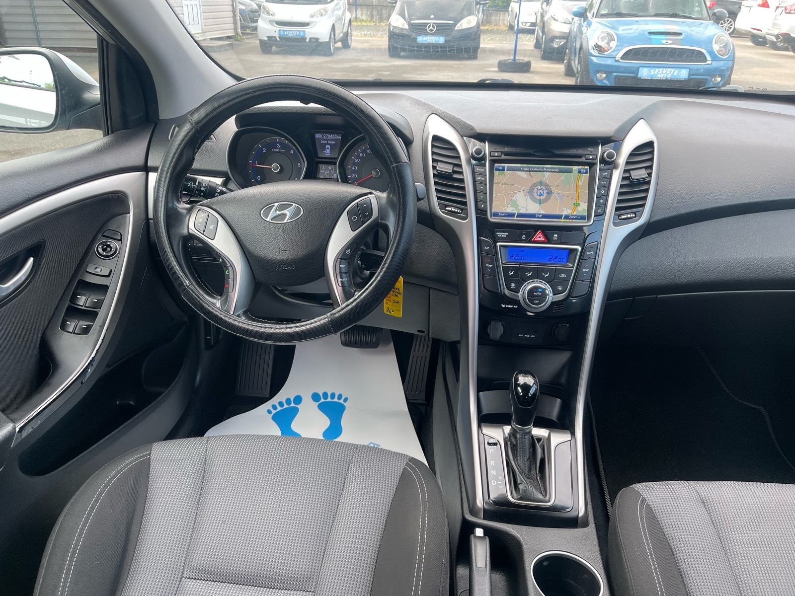Hyundai i30 1,6 CRDi automatik !!, fotografija 13