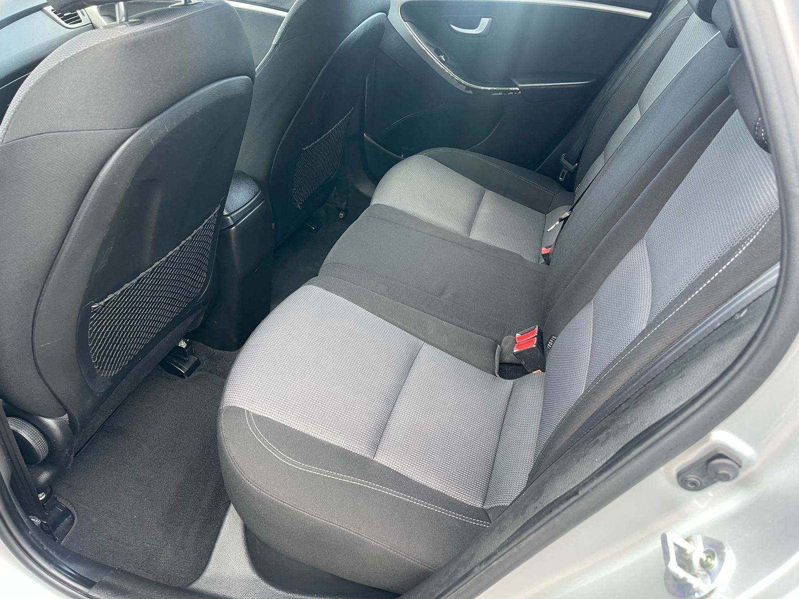 Hyundai i30 1,6 CRDi automatik !!, fotografija 14