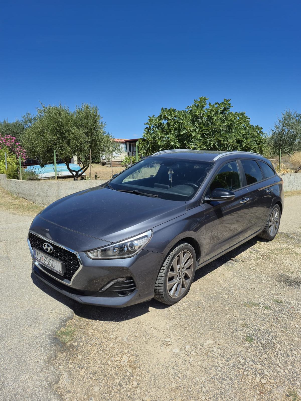 Hyundai i30 1.6 CRDi automatik, fotografija 1