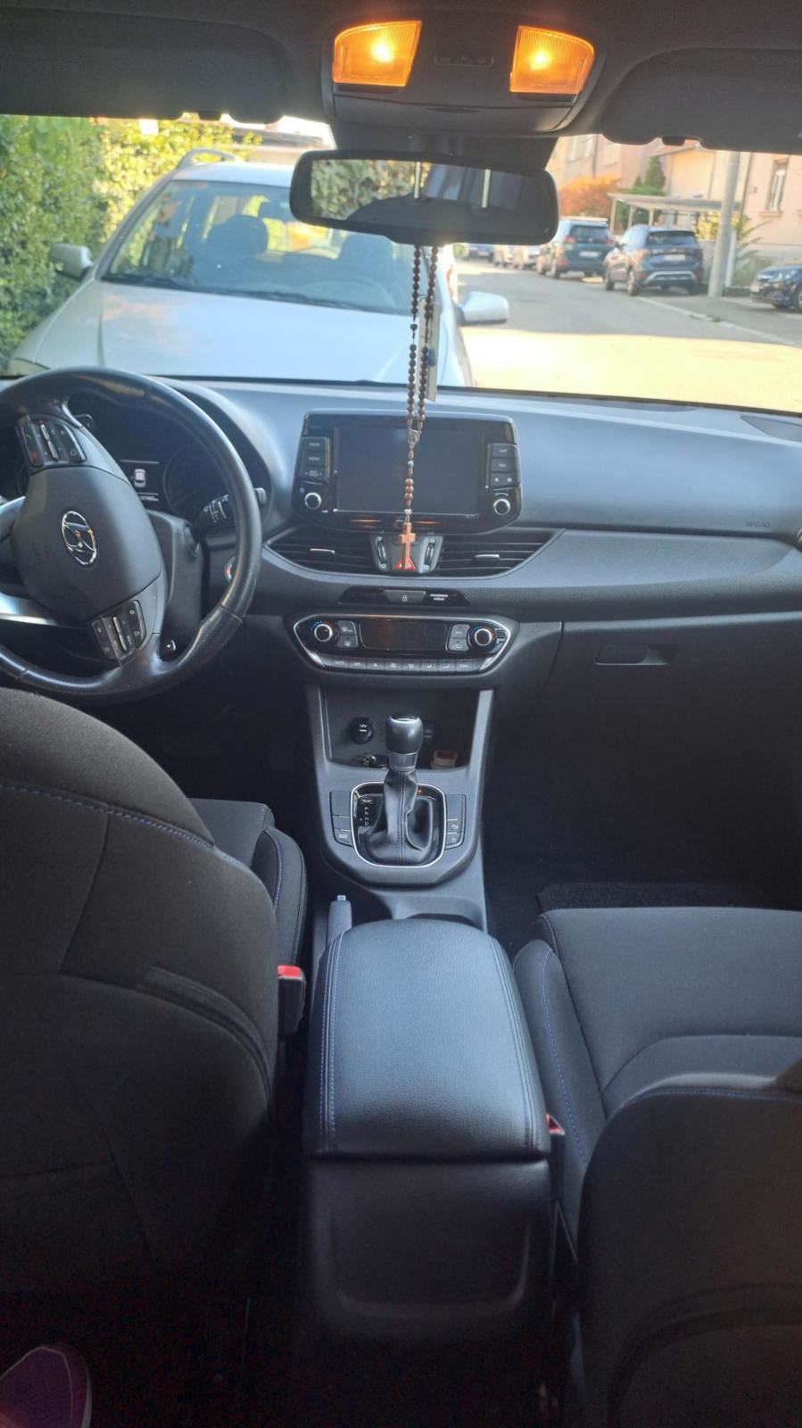 Hyundai i30 1.6 CRDi automatik, fotografija 6