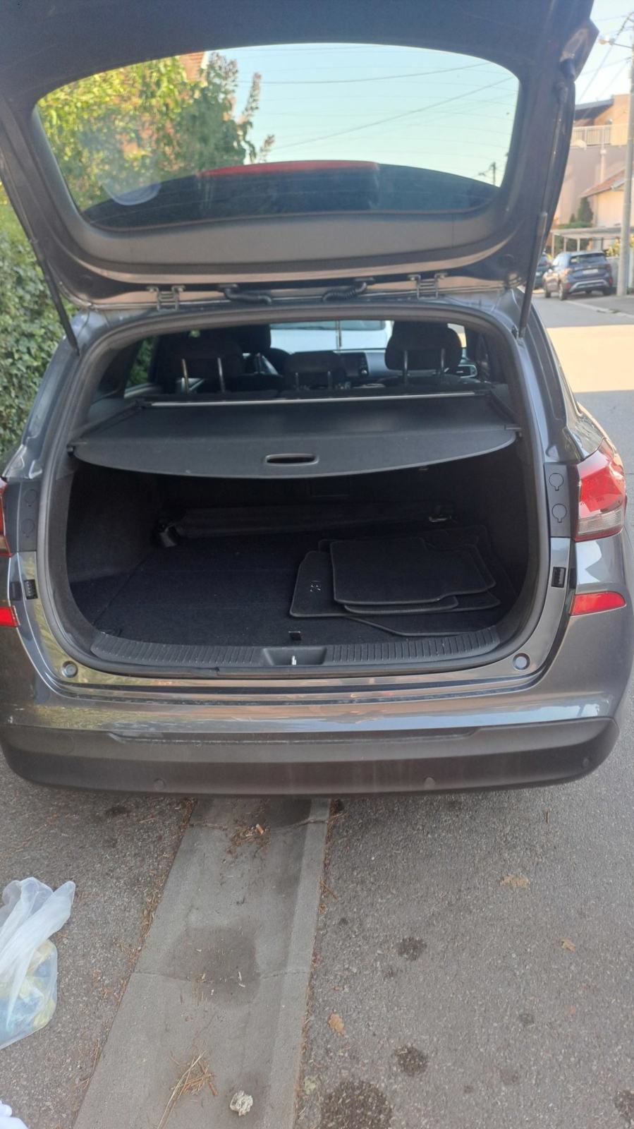 Hyundai i30 1.6 CRDi automatik, fotografija 9