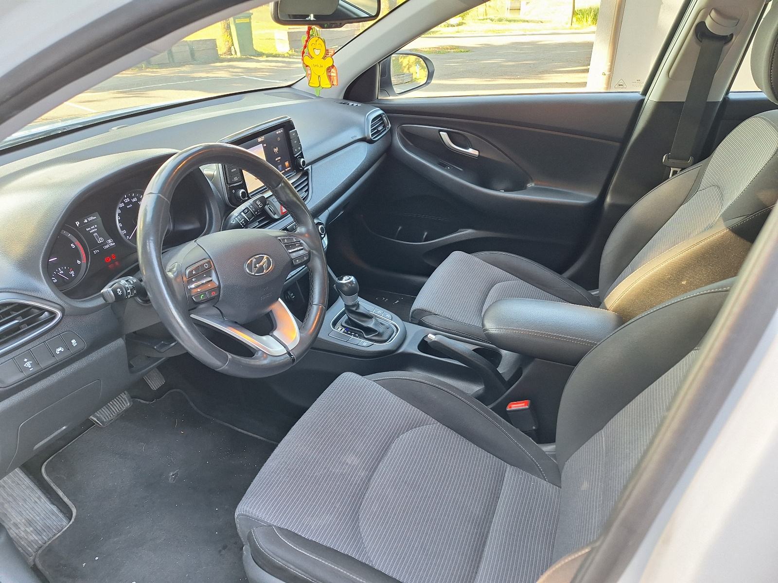 Hyundai i30 1.6 CRDi automatik, fotografija 9
