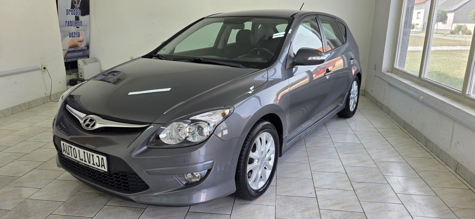 Hyundai i30 1.6 CRDi Edition 20, fotografija 1
