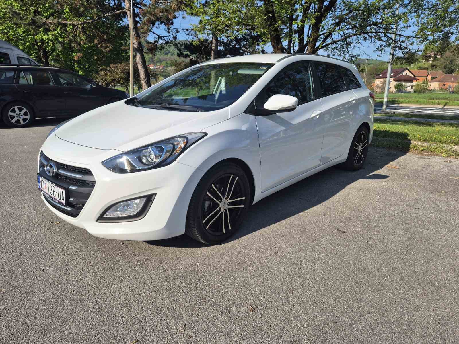 Hyundai i30 CW 1,6 CRDi NAVIGACIJA, KAMERA, fotografija 6