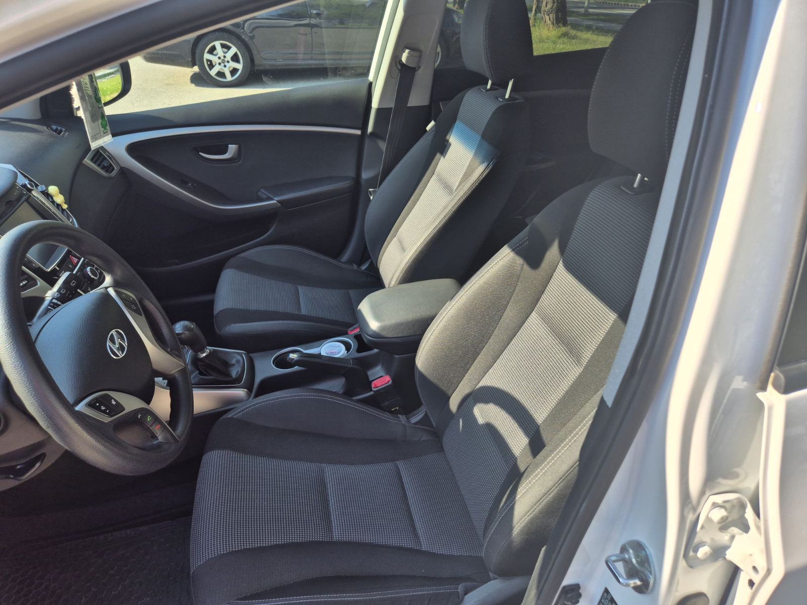 Hyundai i30 CW 1,6 CRDi NAVIGACIJA, KAMERA, fotografija 12