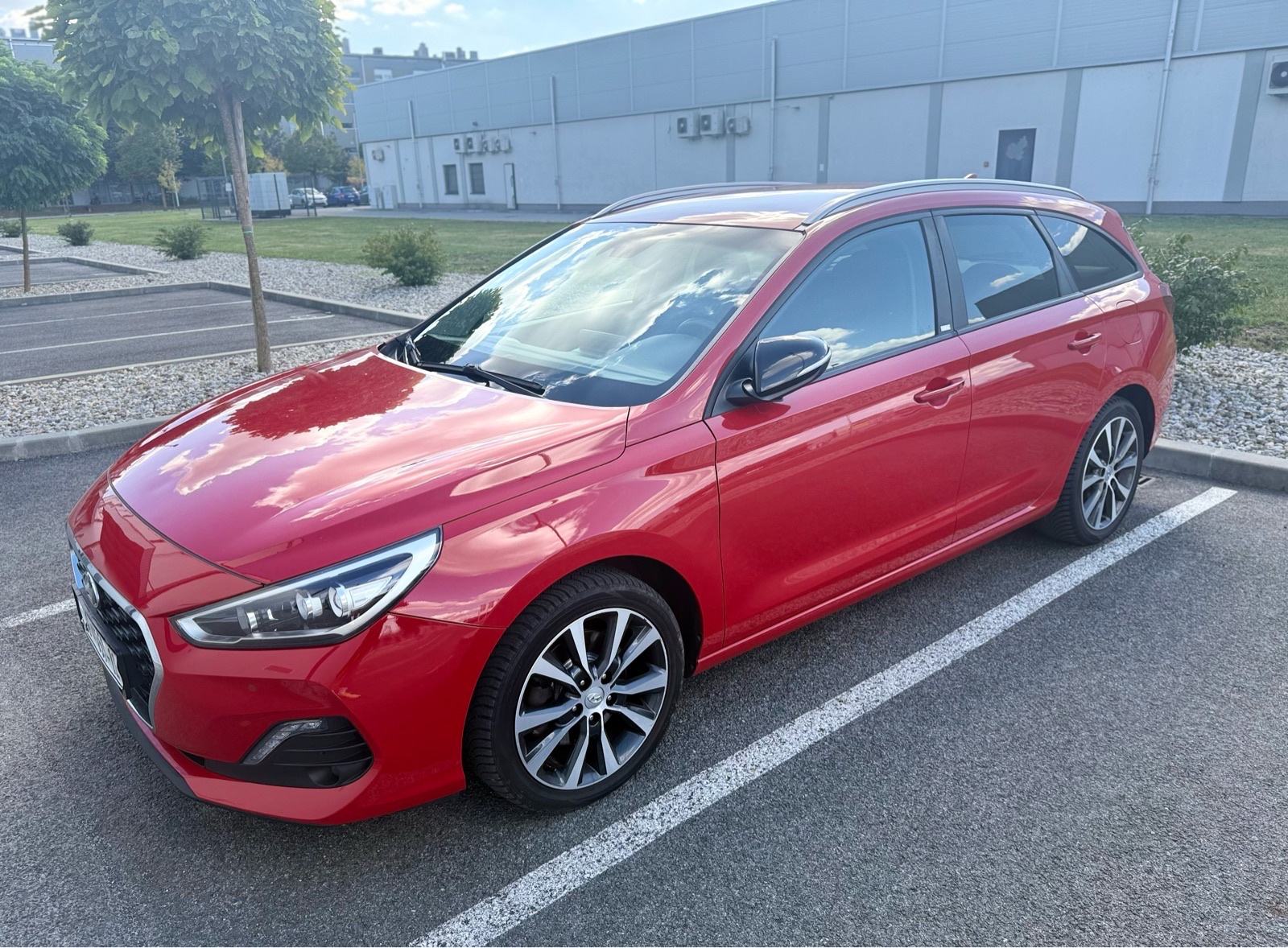 Hyundai i30 1,6 CRDi.-KAMERA-CARPLAY-LED-ALU-GRIJANJE VOL+SJEDALA, pogled izvana - slika 1