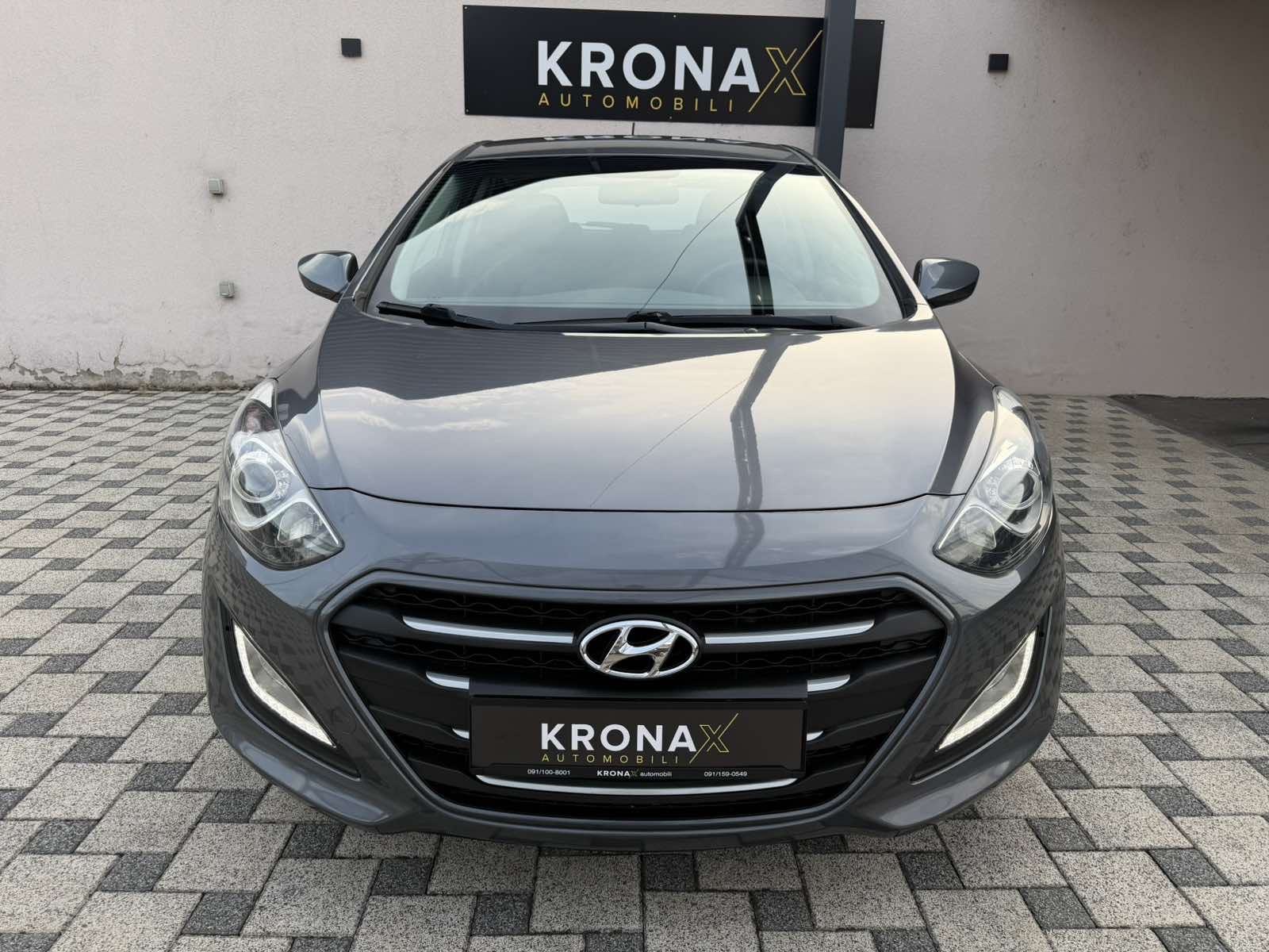 HYUNDAI i30 1,6 CRDI (KLIMA,LED,SERVISNA-160.000 km…), fotografija 2
