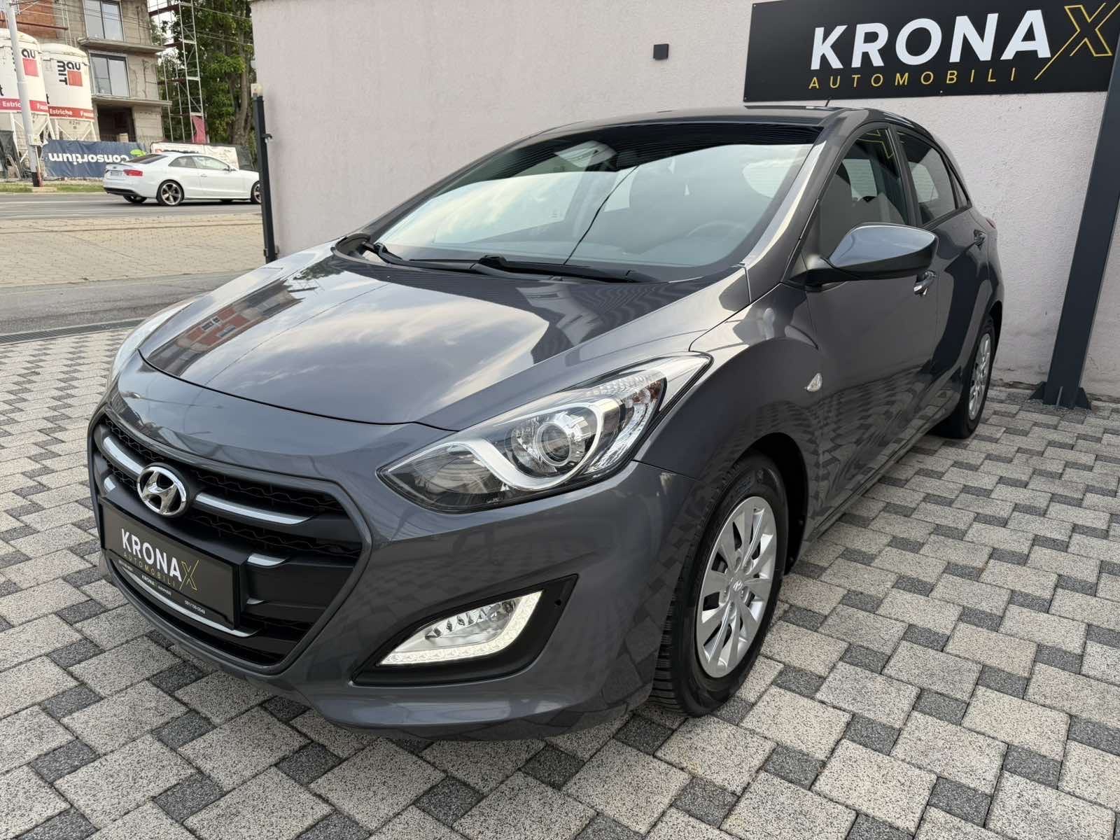 HYUNDAI i30 1,6 CRDI (KLIMA,LED,SERVISNA-160.000 km…), fotografija 3