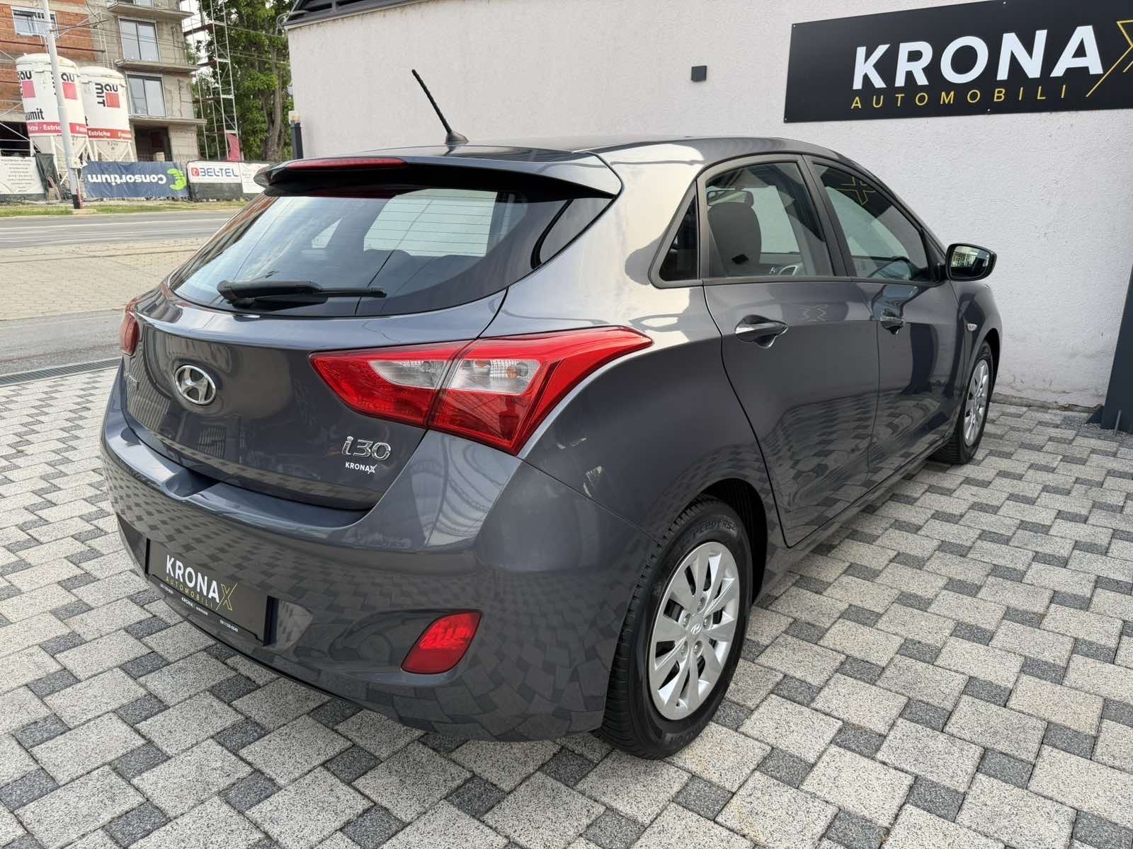 HYUNDAI i30 1,6 CRDI (KLIMA,LED,SERVISNA-160.000 km…), fotografija 4