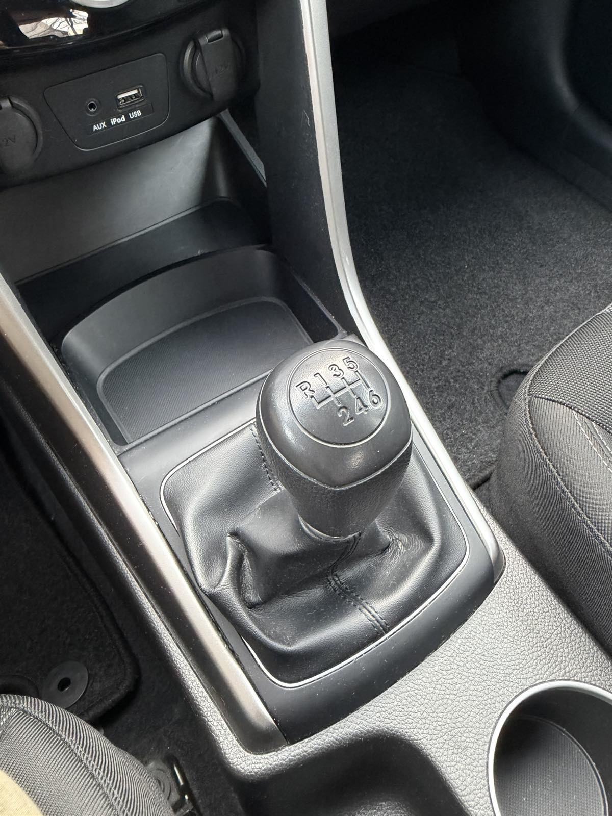 HYUNDAI i30 1,6 CRDI (KLIMA,LED,SERVISNA-160.000 km…), fotografija 20