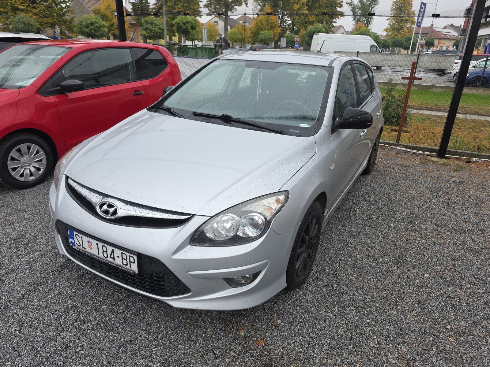 HYUNDAI i30 1,6 CRDi REG; 04/27 KLIMA SERVO ALU FELGE ITD., pogled izvana - slika 1