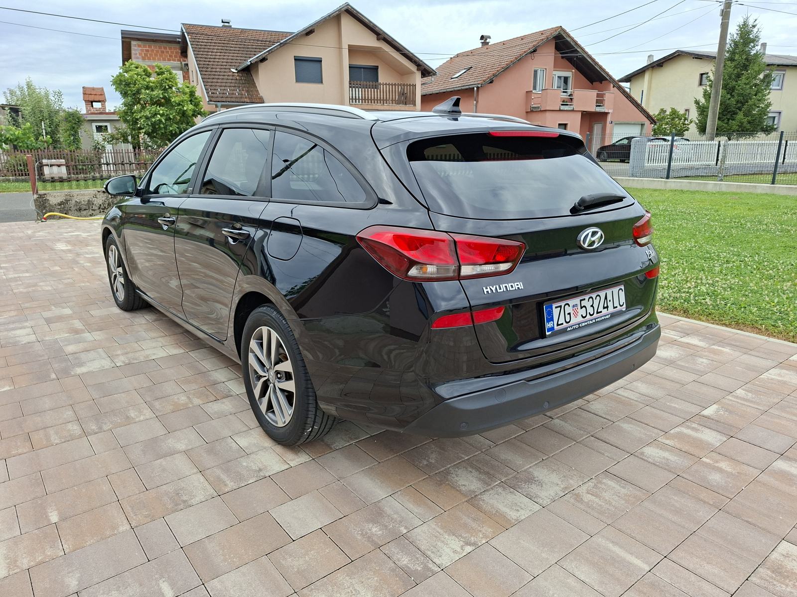 Hyundai i30 1.6 CRDi **REG-1-GOD** KLIMA NAVIGACIJA **KREDIT-KARTICE**, fotografija 7