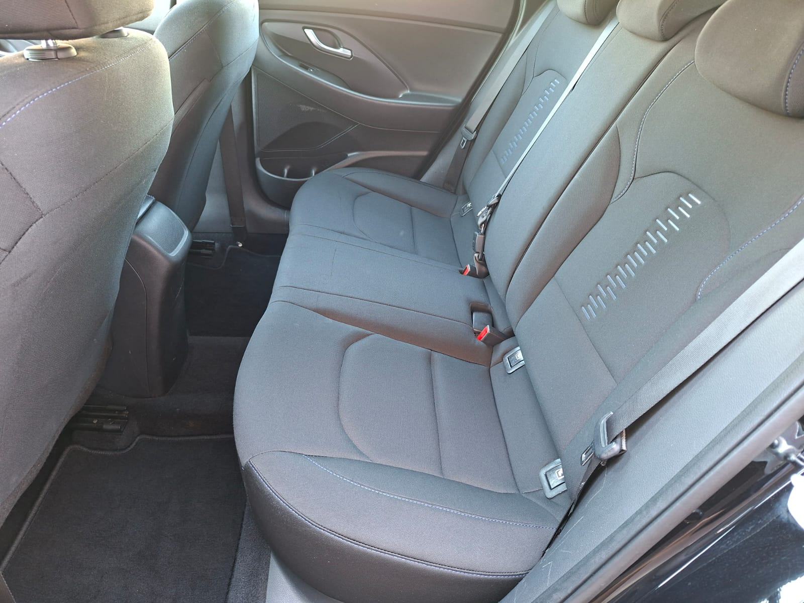 Hyundai i30 1.6 CRDi **REG-1-GOD** KLIMA NAVIGACIJA **KREDIT-KARTICE**, fotografija 12