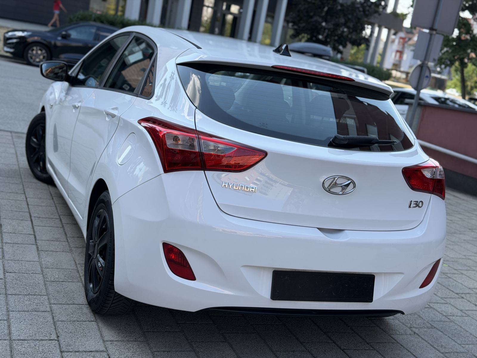 Hyundai i30 1,6 CRDi / REGAN / DIESEL / SERVISIRAN, fotografija 4