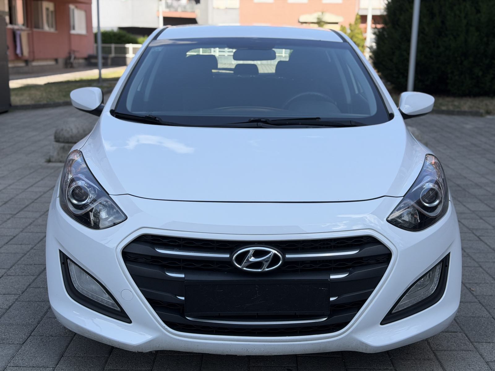 Hyundai i30 1,6 CRDi / REGAN / DIESEL / SERVISIRAN, fotografija 3