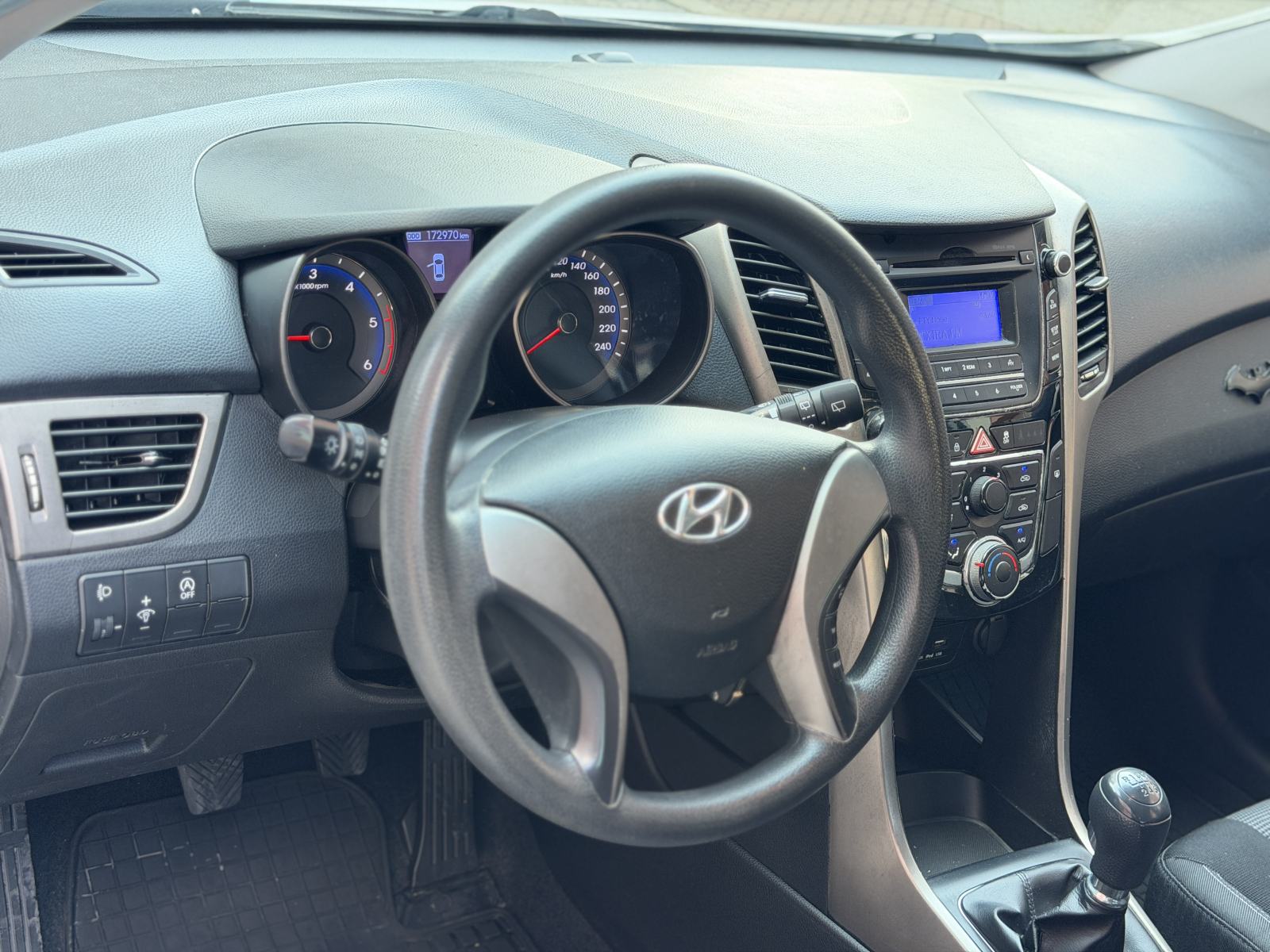 Hyundai i30 1,6 CRDi / REGAN / DIESEL / SERVISIRAN, fotografija 11